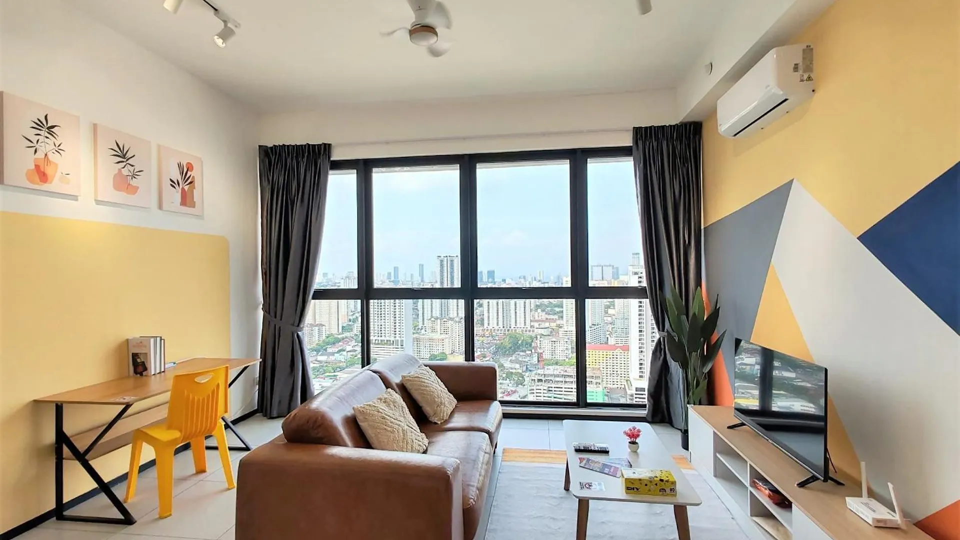 Urban Suites, 2 Rooms, 5 Pax, Free Car Park Jelutong Appartement