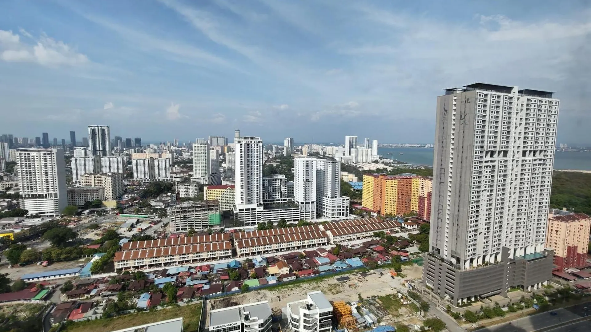 Urban Suites, 2 Rooms, 5 Pax, Free Car Park Jelutong