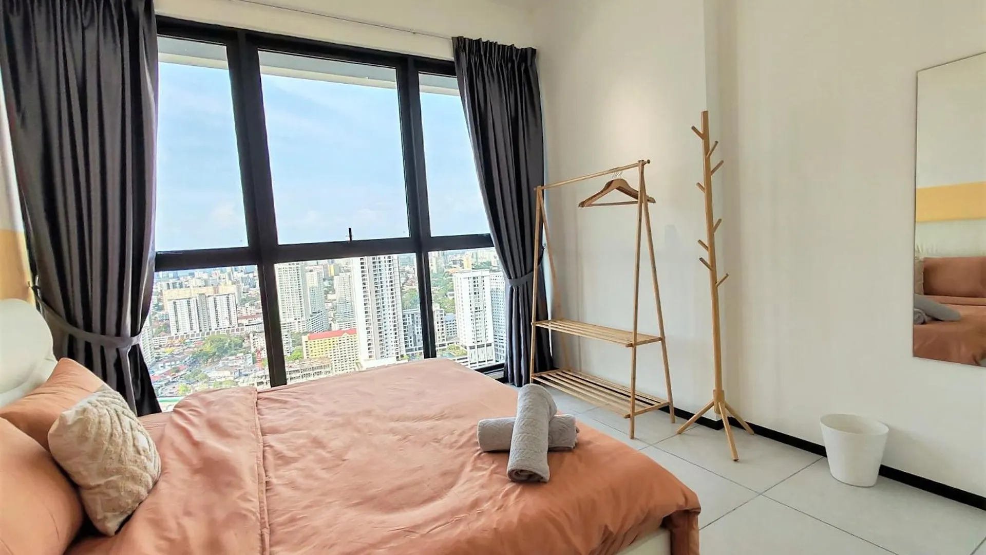 Urban Suites, 2 Rooms, 5 Pax, Free Car Park Jelutong شقة