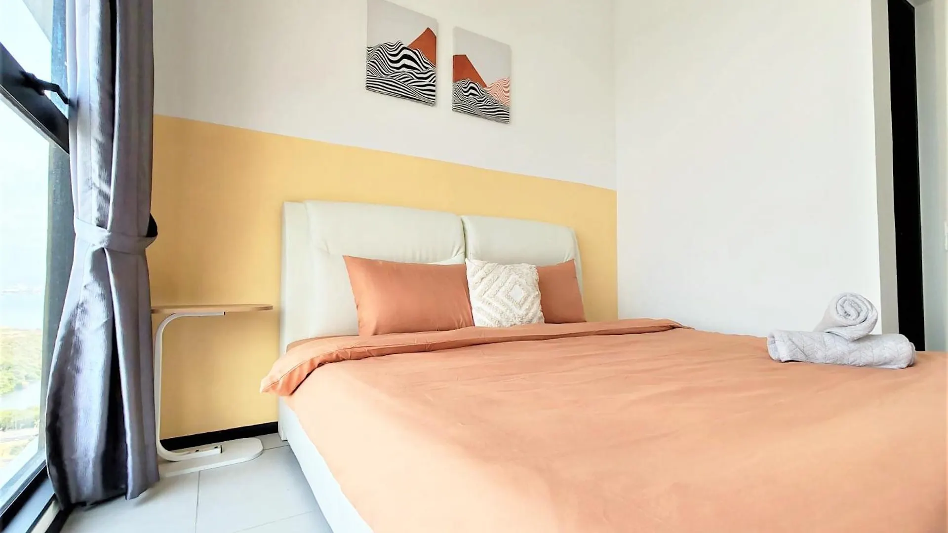 Urban Suites, 2 Rooms, 5 Pax, Free Car Park Jelutong